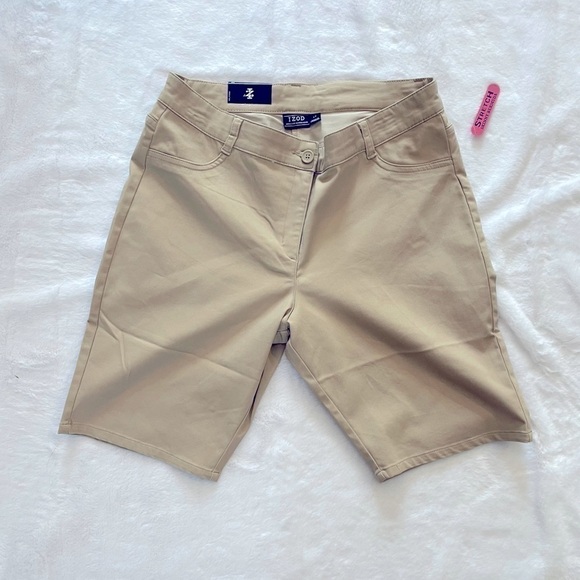 𝅺💥3/$30 Izod NWT school wear size 13 girls khaki in color - Picture 1 of 4